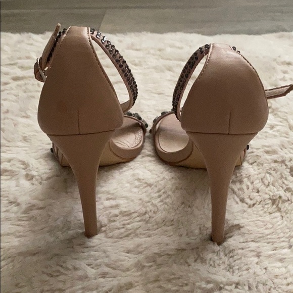 Steve Madden Nude Heels - Picture 4 of 4